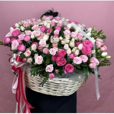 Корзина "Нежные кустовые розы"