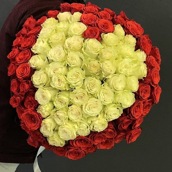 Букет "101 роза в форме сердца" 60см Эквадор Премиум