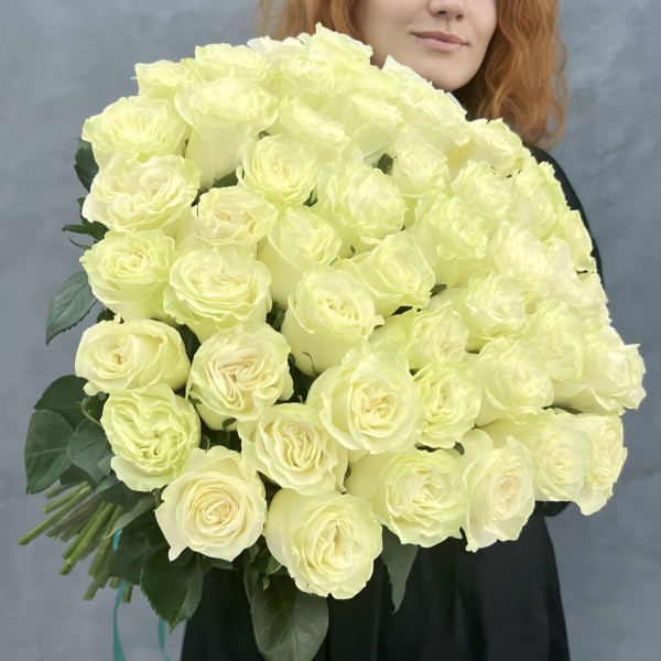 Букет 51 белая роза Мондиаль 60 см