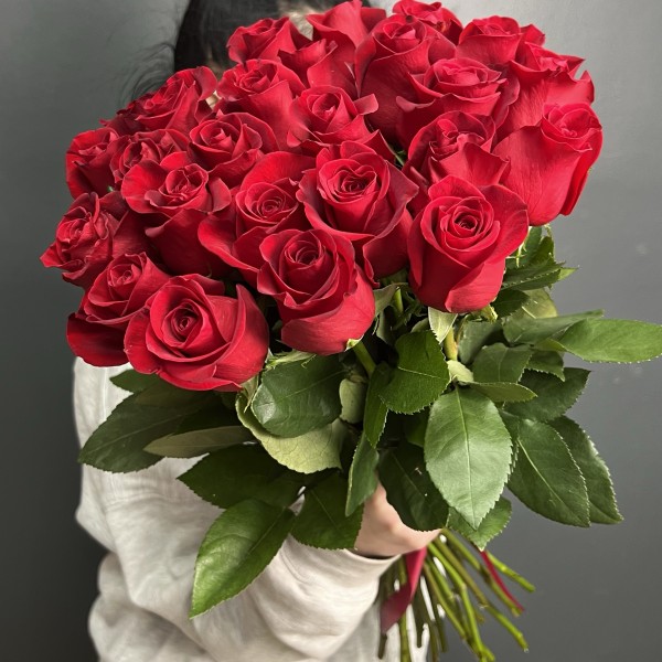 Букет из 25 красных роз 60 см Эквадор