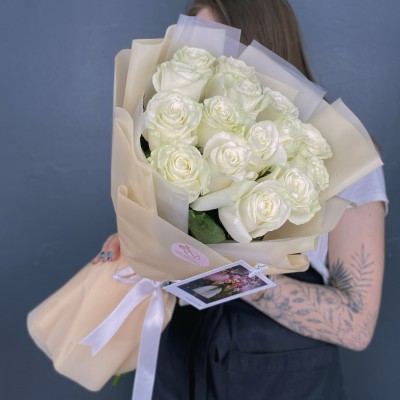 Букет "15 белых роз" в упаковке